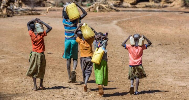 Waterdrager 6 World Visionphoto By Jon Warren 720x380